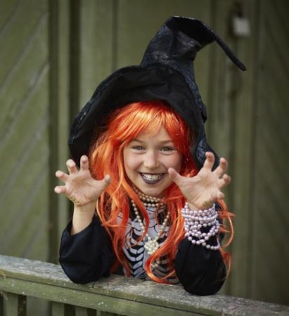 scared-to-death-witch-I-181775620-Shine365