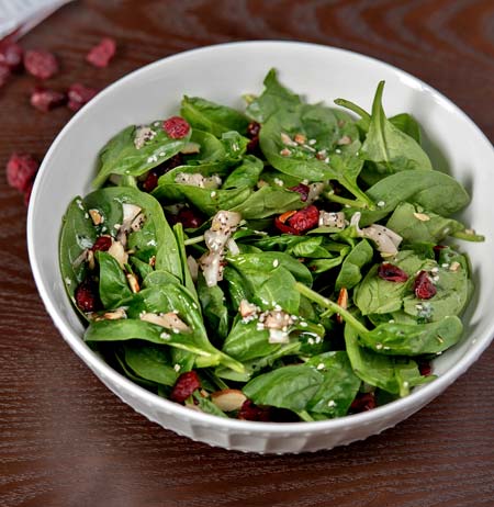 Spinach salad with cranberries and almonds