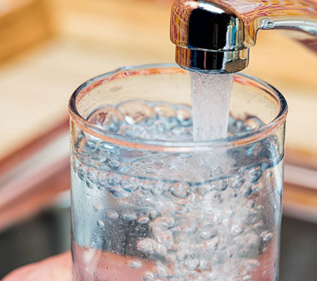 Faucet and water glass - Benefits of water