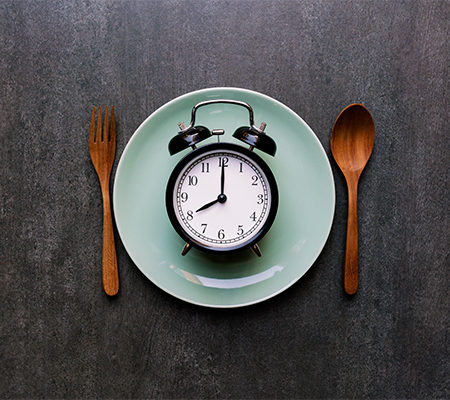 Summer/Wellness/Intermmittent fasting/plate/clock